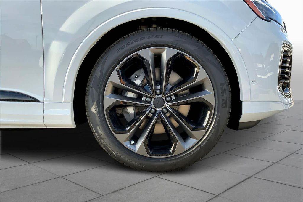 new 2026 Audi Q7 car, priced at $74,233