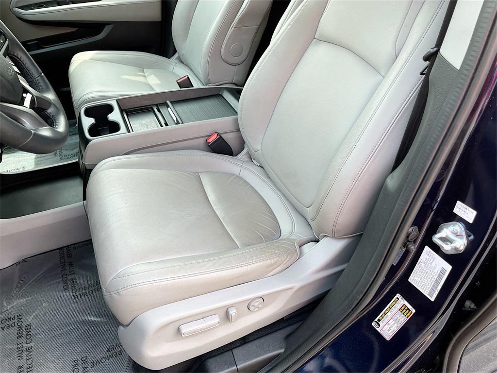 used 2024 Honda Odyssey car, priced at $35,700