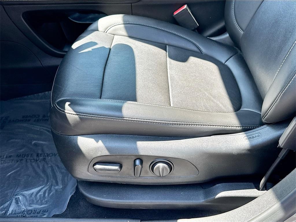 used 2021 GMC Acadia car, priced at $24,100