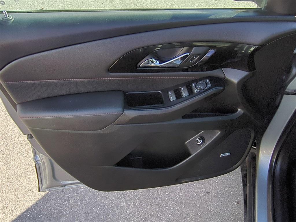 used 2023 Chevrolet Traverse car, priced at $31,600