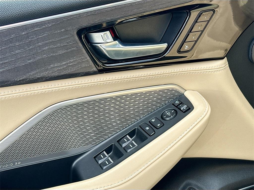 used 2023 Acura MDX car, priced at $40,000