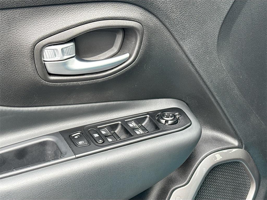 used 2022 Jeep Renegade car, priced at $15,400