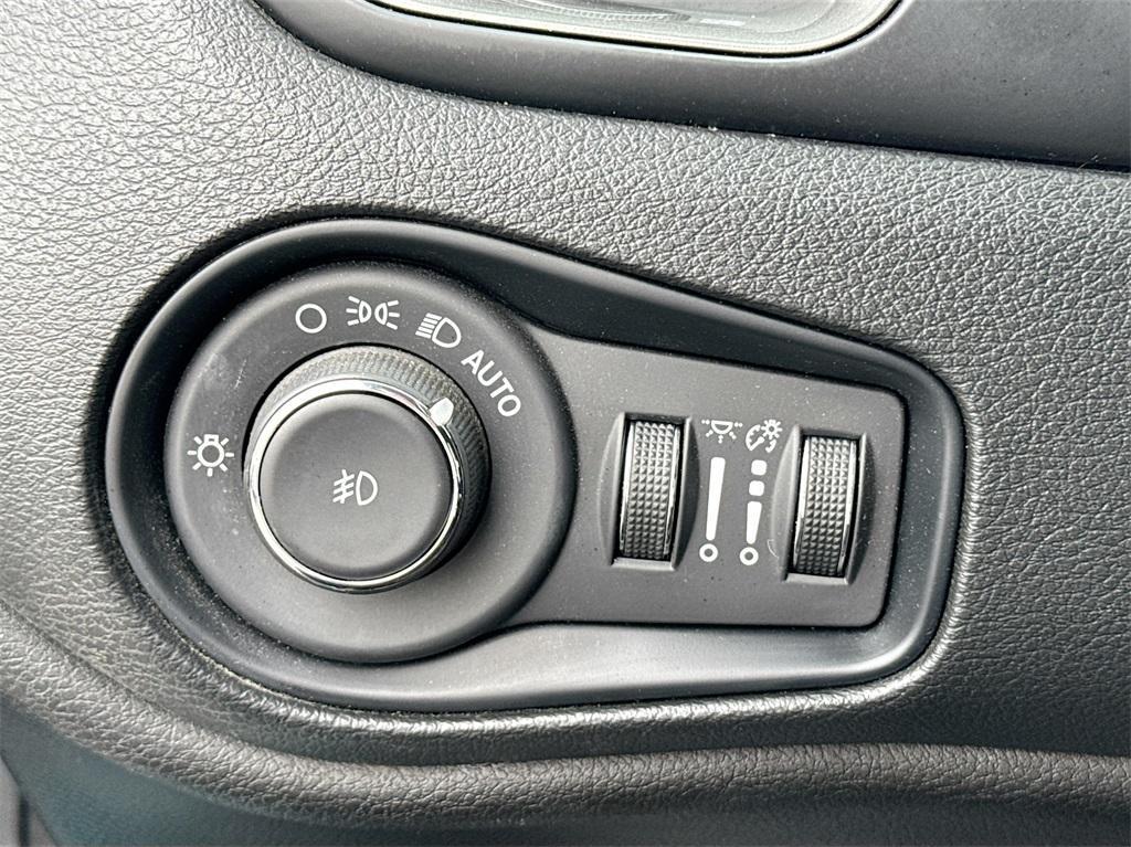 used 2022 Jeep Renegade car, priced at $15,400