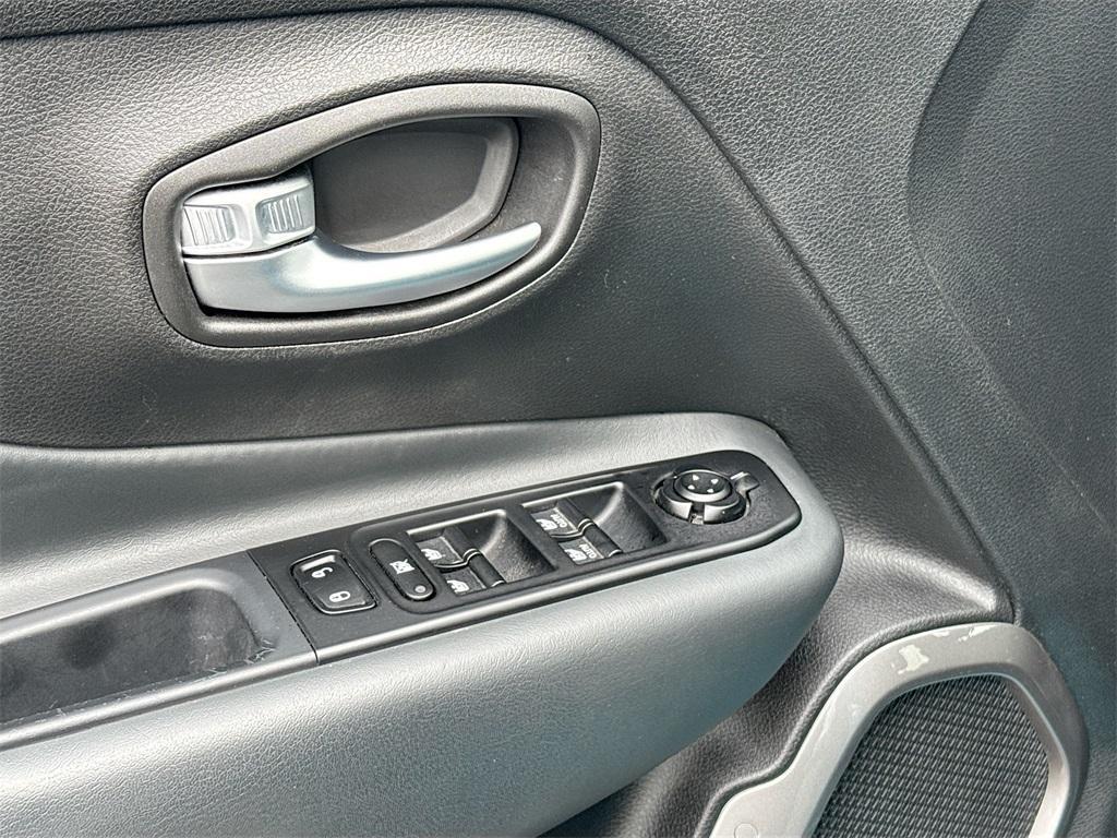 used 2022 Jeep Renegade car, priced at $15,400