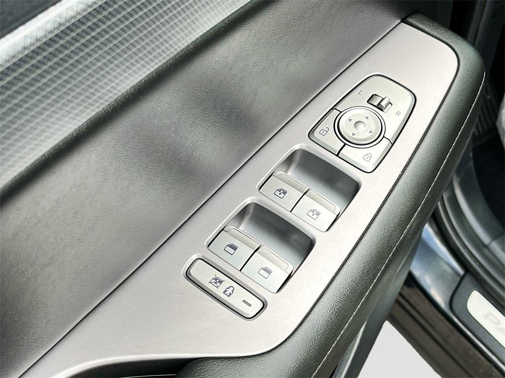used 2024 Hyundai Palisade car, priced at $34,300