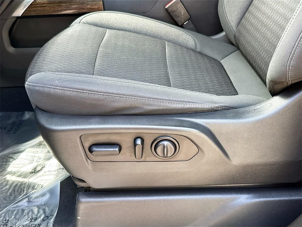 used 2021 GMC Sierra 1500 car, priced at $32,000