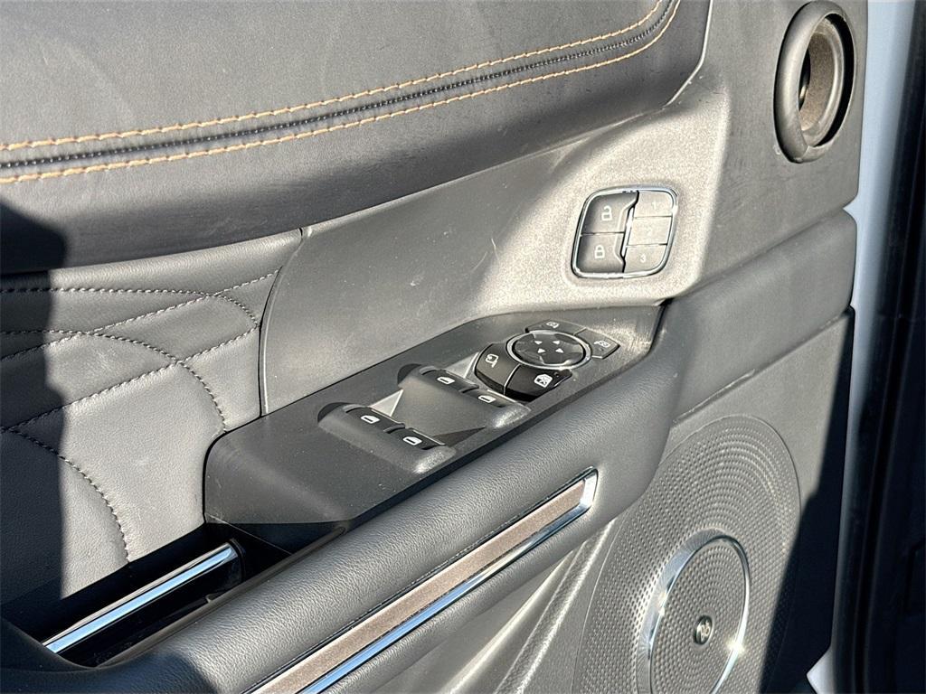 used 2023 Ford Expedition car, priced at $55,000