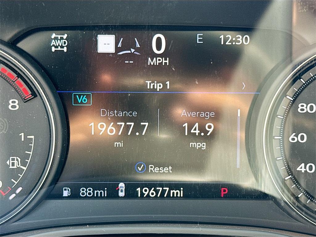 used 2022 Cadillac XT5 car, priced at $29,303