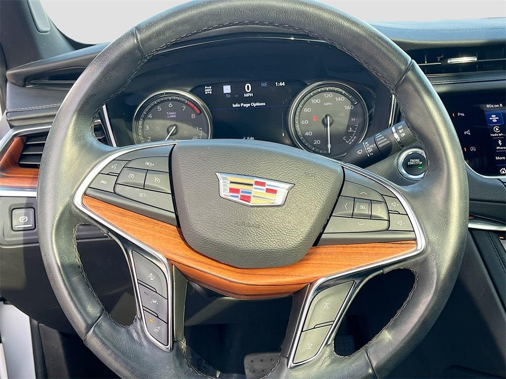 used 2022 Cadillac XT5 car, priced at $29,303