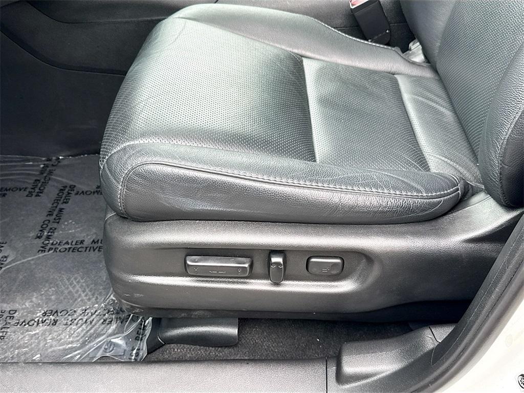 used 2023 Honda Passport car, priced at $27,103