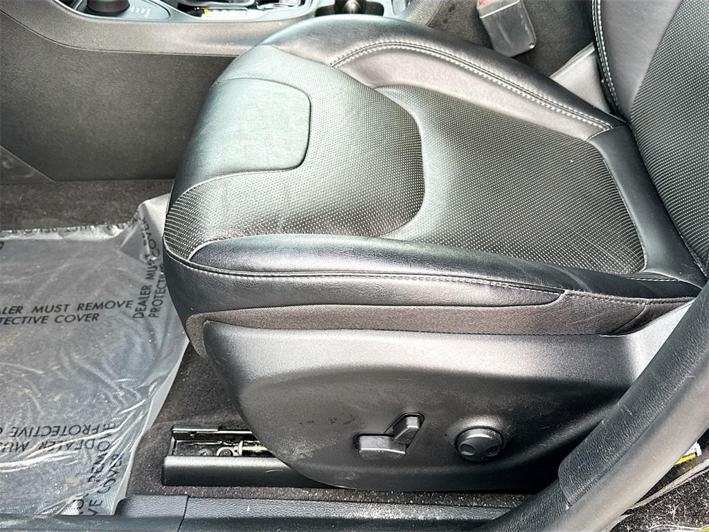 used 2023 Jeep Cherokee car, priced at $19,700