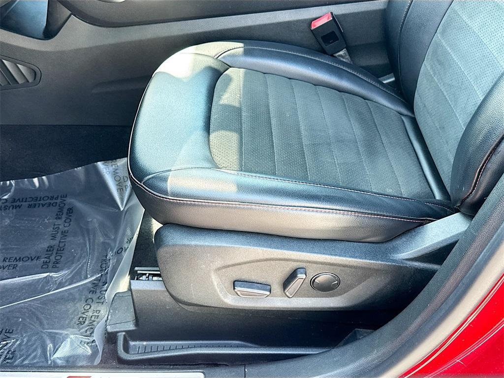 used 2022 Ford Edge car, priced at $25,000