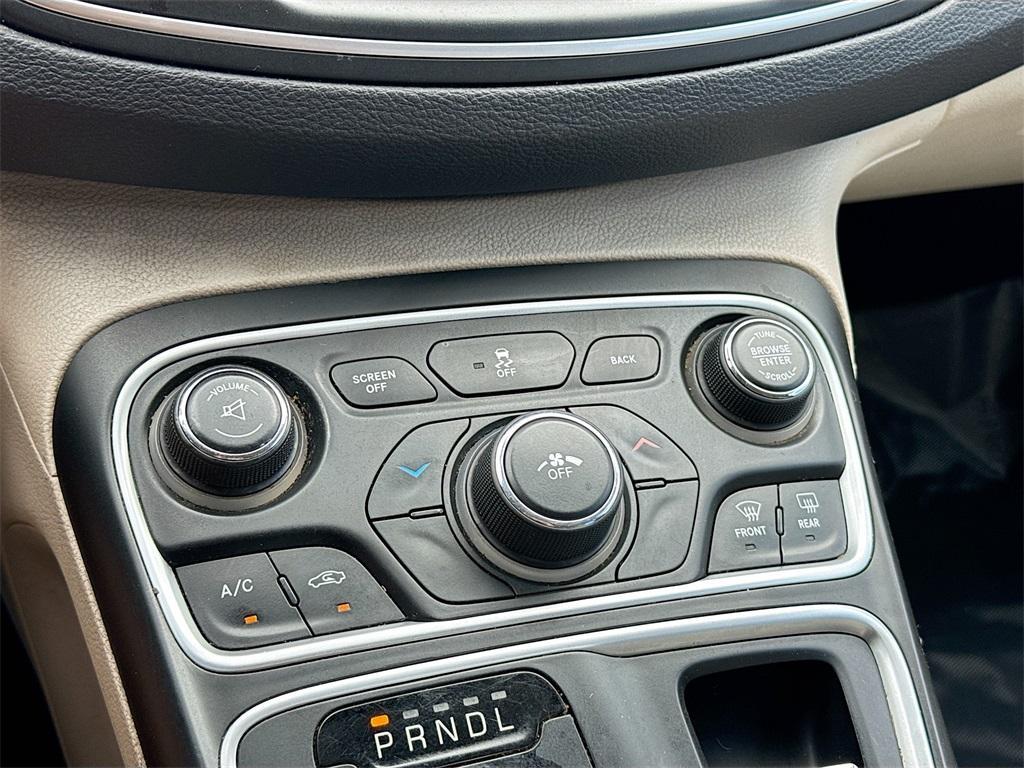 used 2015 Chrysler 200 car, priced at $6,900