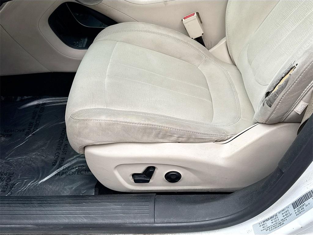 used 2015 Chrysler 200 car, priced at $6,900