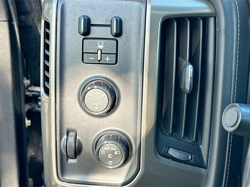 used 2018 Chevrolet Silverado 1500 car, priced at $27,100