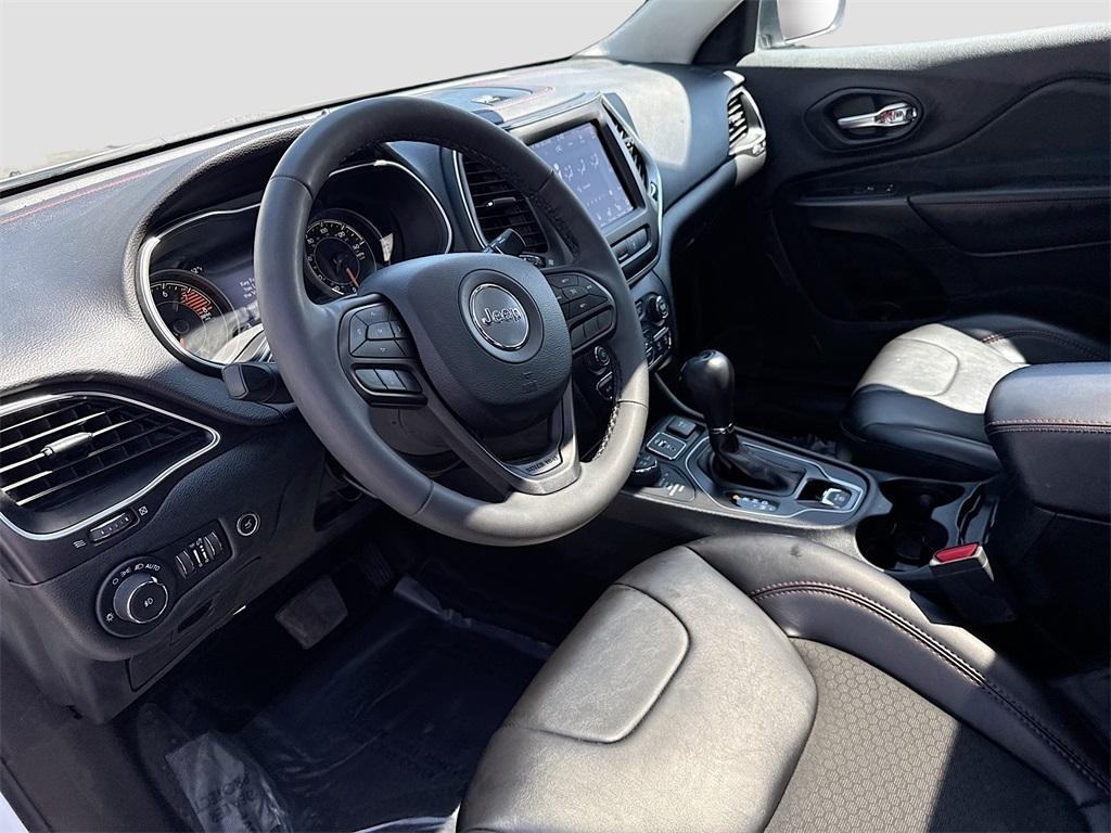used 2022 Jeep Cherokee car