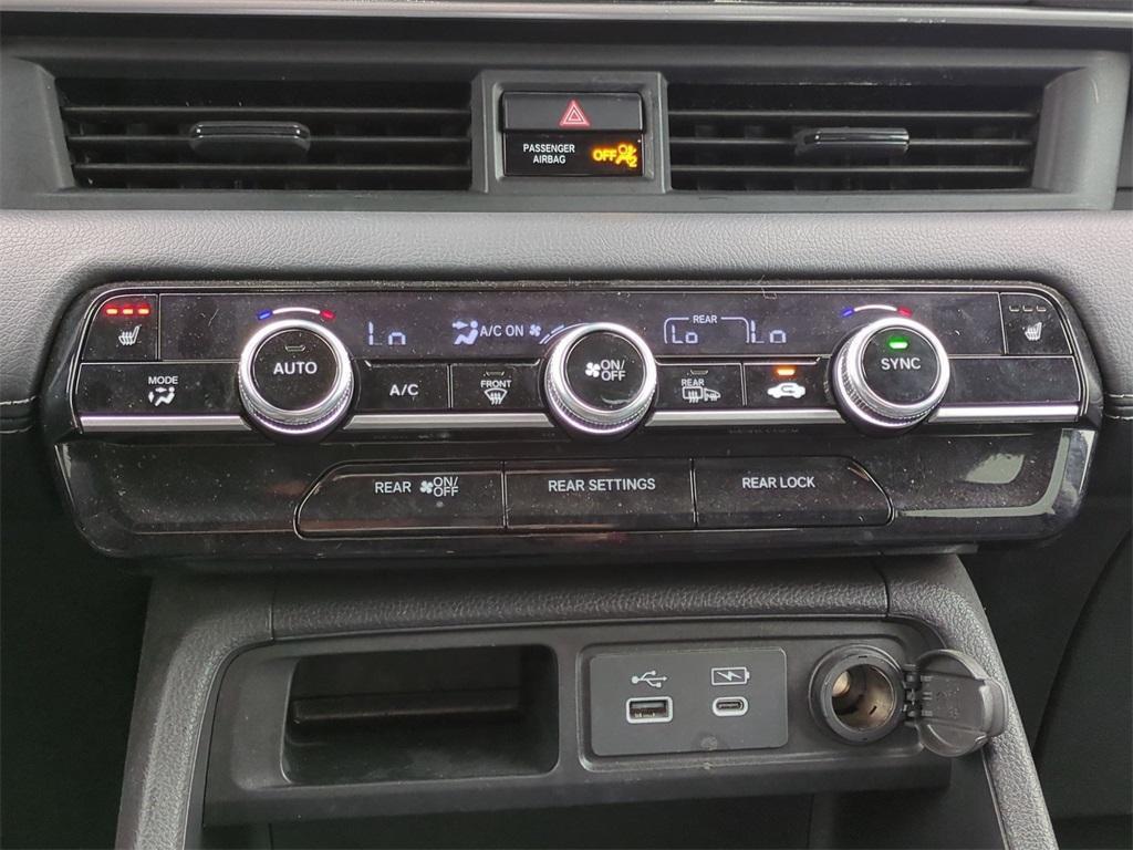 used 2023 Honda Pilot car, priced at $32,100