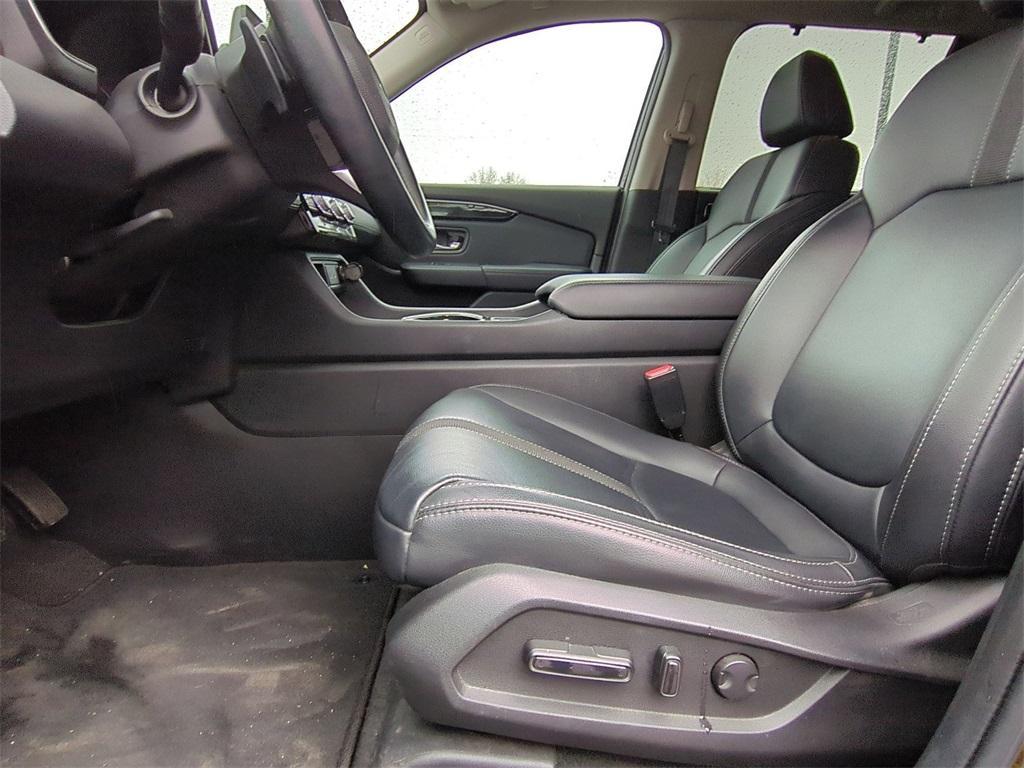 used 2023 Honda Pilot car, priced at $32,100