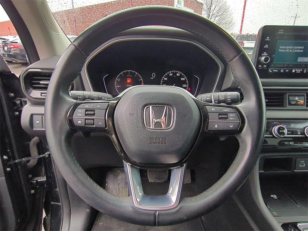 used 2023 Honda Pilot car, priced at $32,100