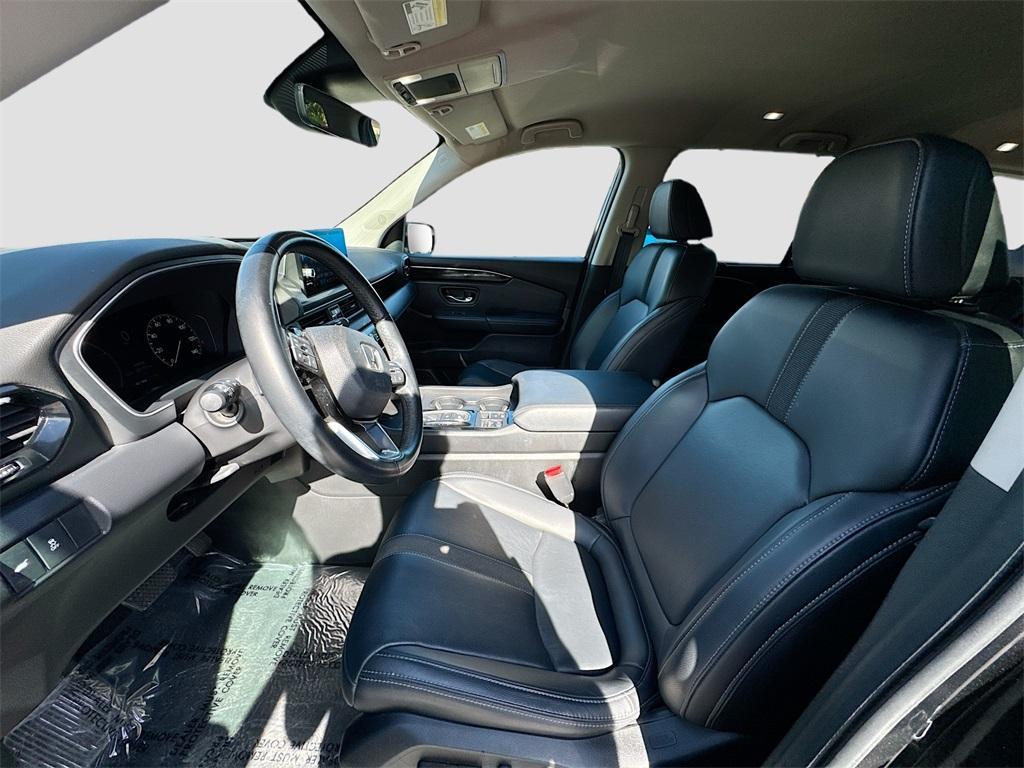 used 2023 Honda Pilot car, priced at $32,100