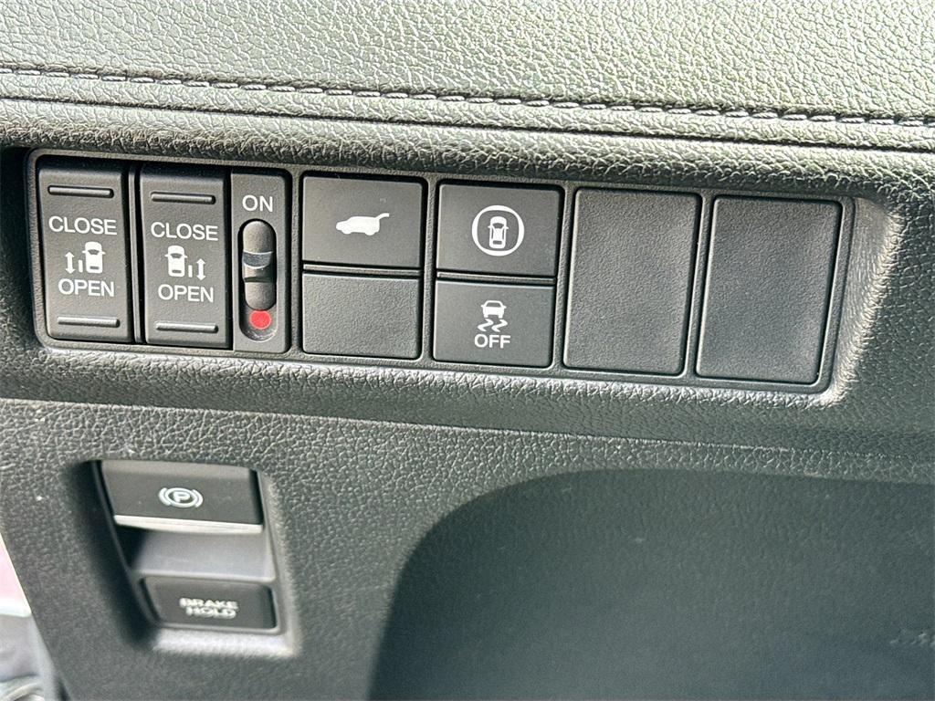 used 2023 Honda Odyssey car, priced at $27,100