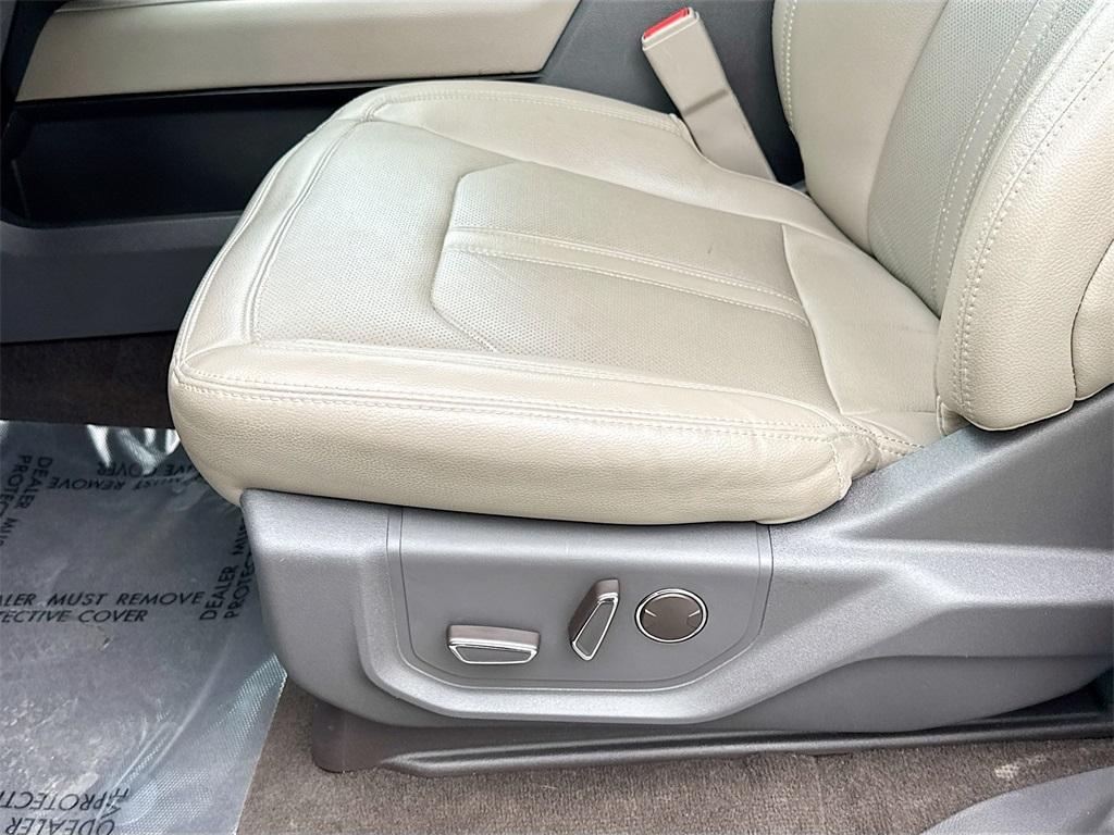 used 2021 Ford Expedition car, priced at $36,000