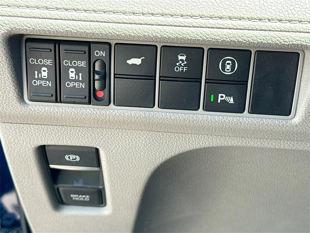 used 2023 Honda Odyssey car, priced at $31,400