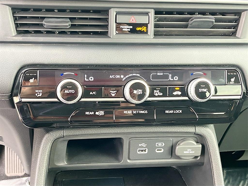used 2025 Honda Pilot car, priced at $36,500