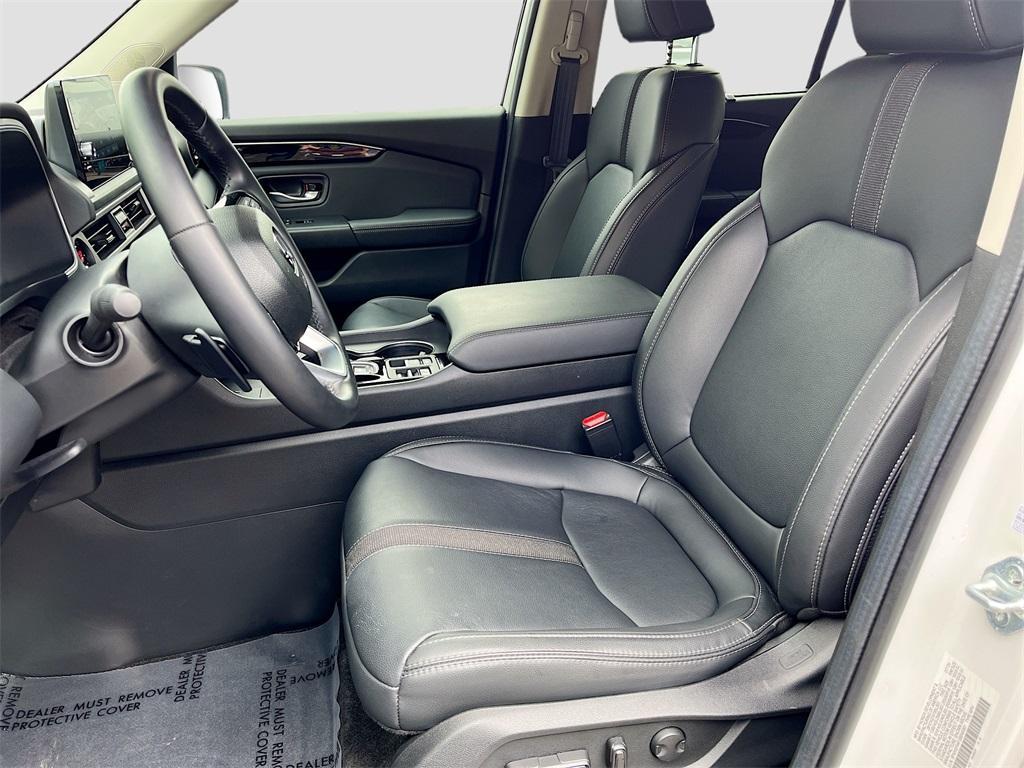 used 2025 Honda Pilot car, priced at $36,500