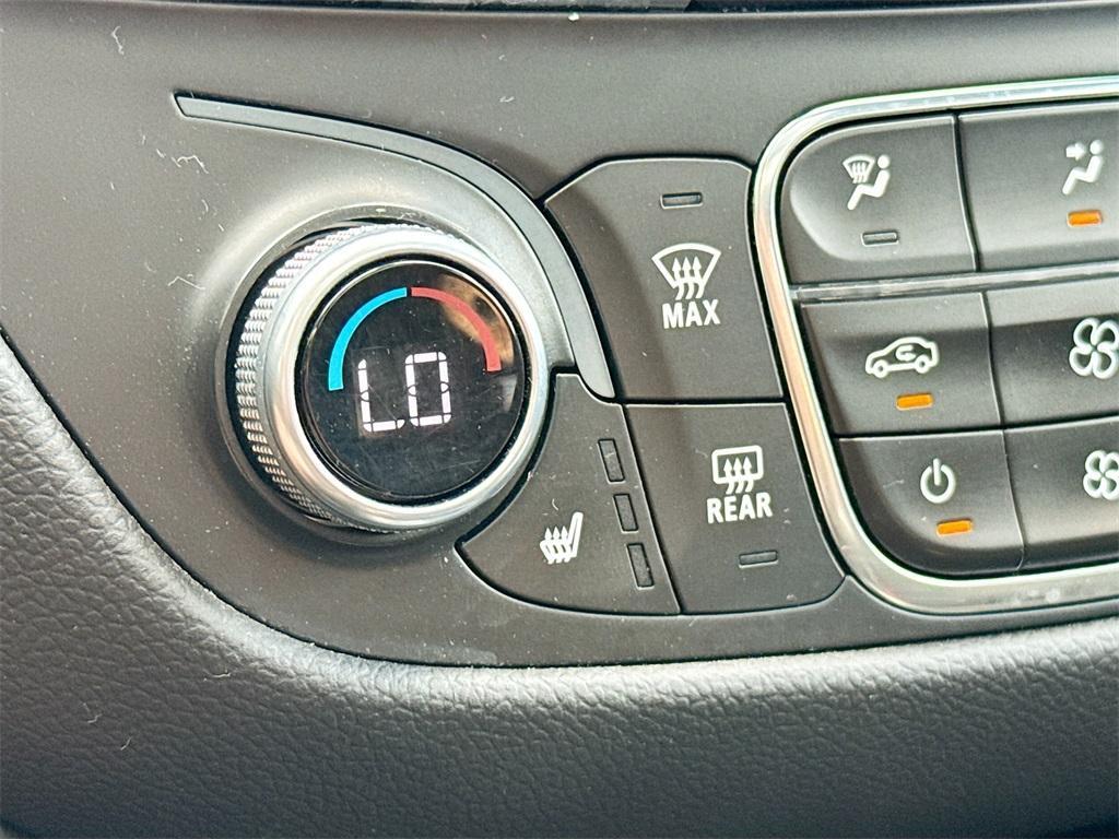 used 2021 Chevrolet Equinox car, priced at $18,000