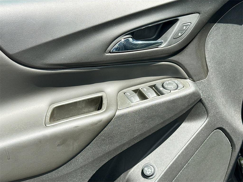 used 2021 Chevrolet Equinox car, priced at $18,000