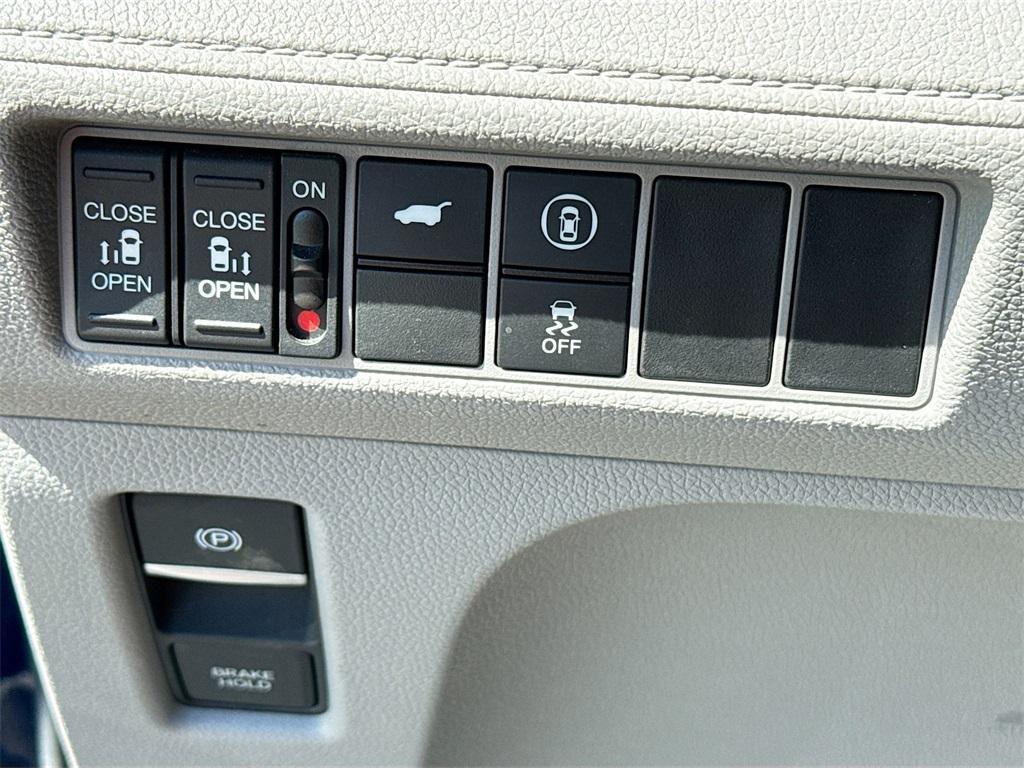 used 2023 Honda Odyssey car, priced at $28,000