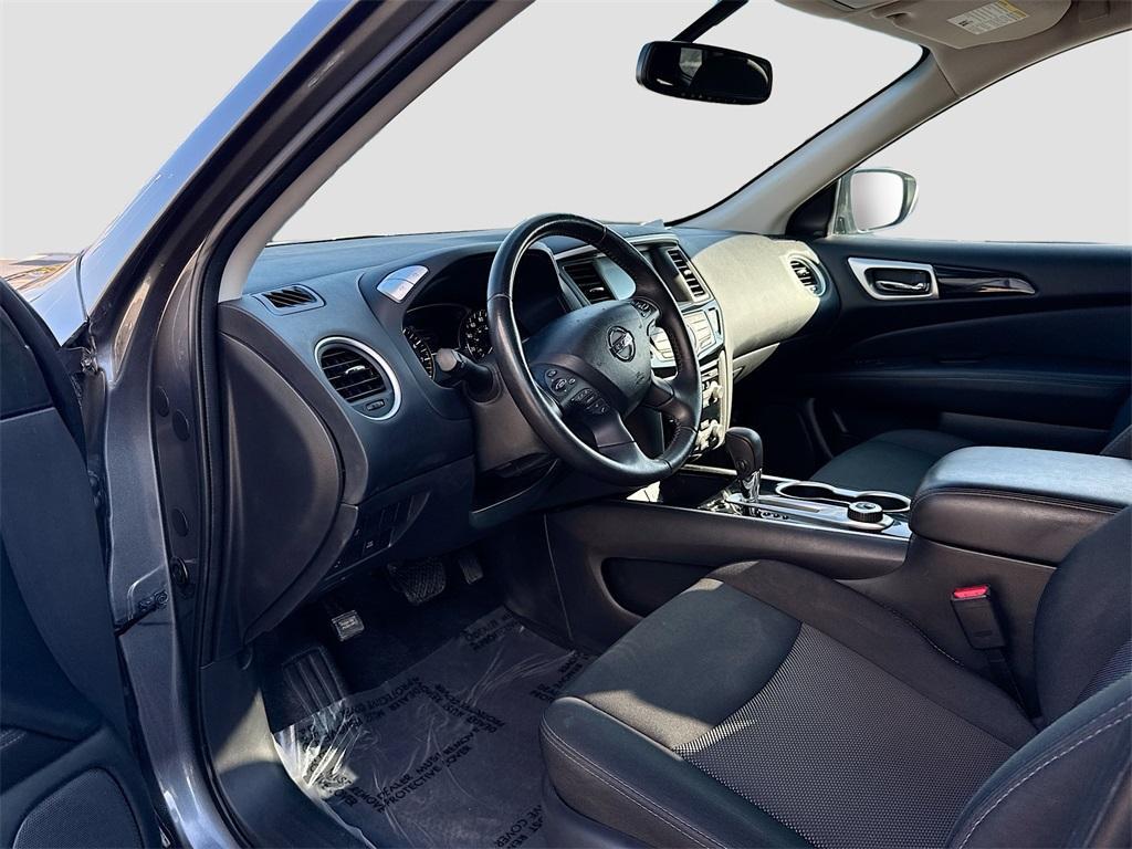 used 2020 Nissan Pathfinder car, priced at $18,300