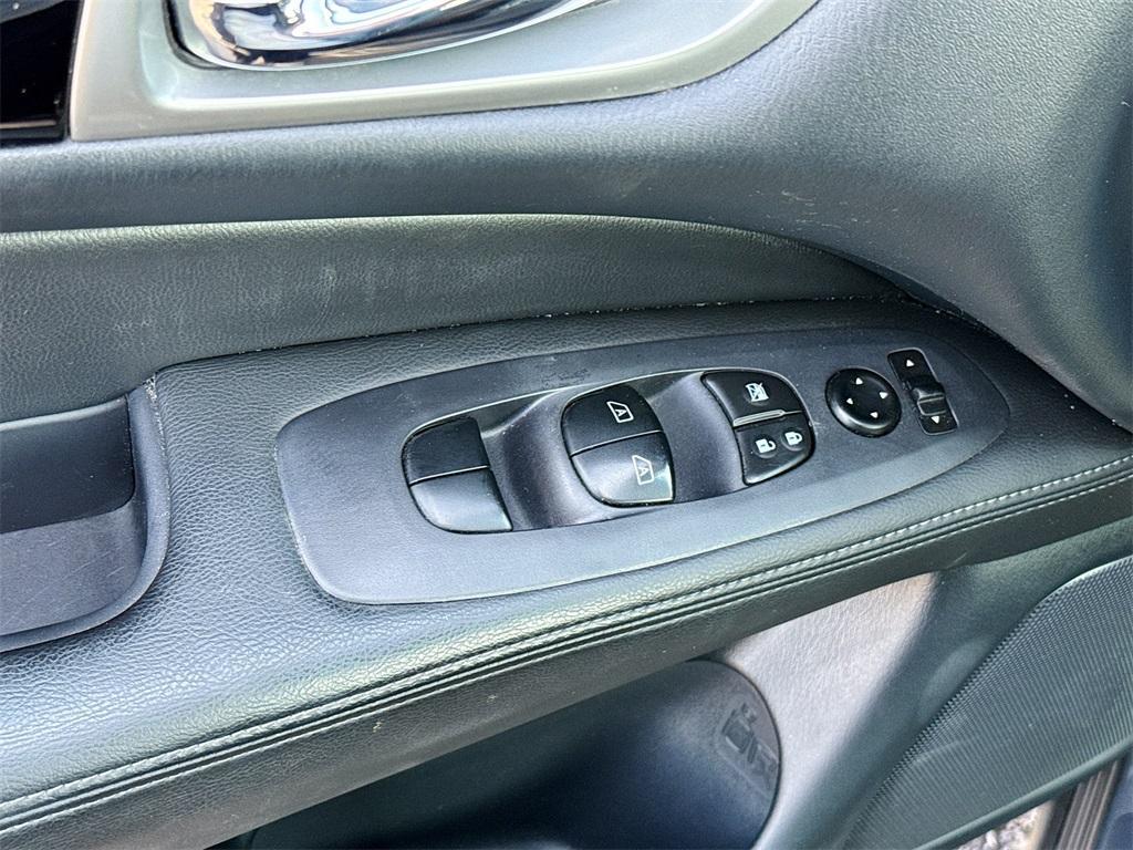 used 2020 Nissan Pathfinder car, priced at $18,300