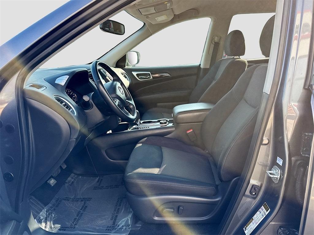 used 2020 Nissan Pathfinder car, priced at $18,300