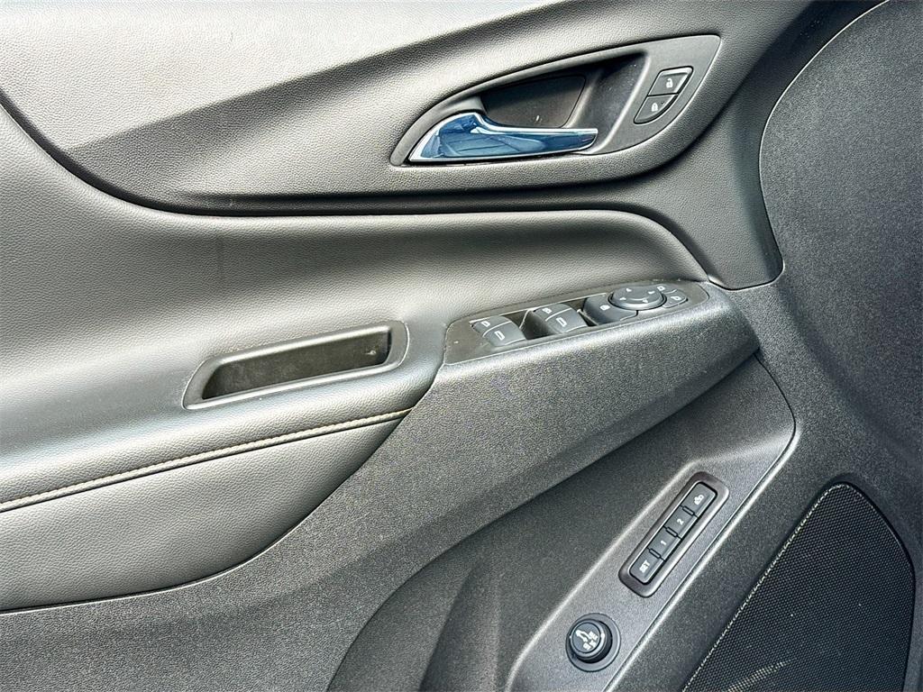 used 2021 Chevrolet Equinox car, priced at $21,000
