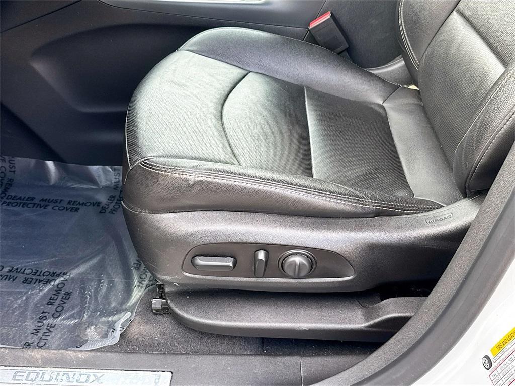 used 2021 Chevrolet Equinox car, priced at $21,000
