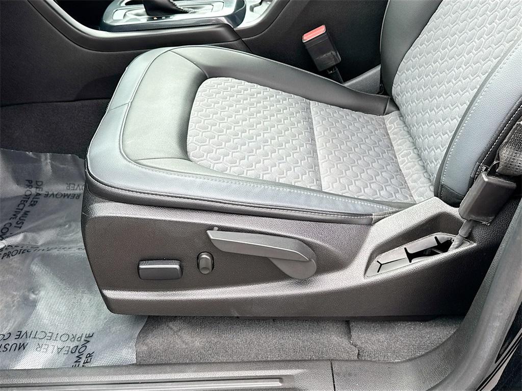 used 2022 Chevrolet Colorado car, priced at $30,000
