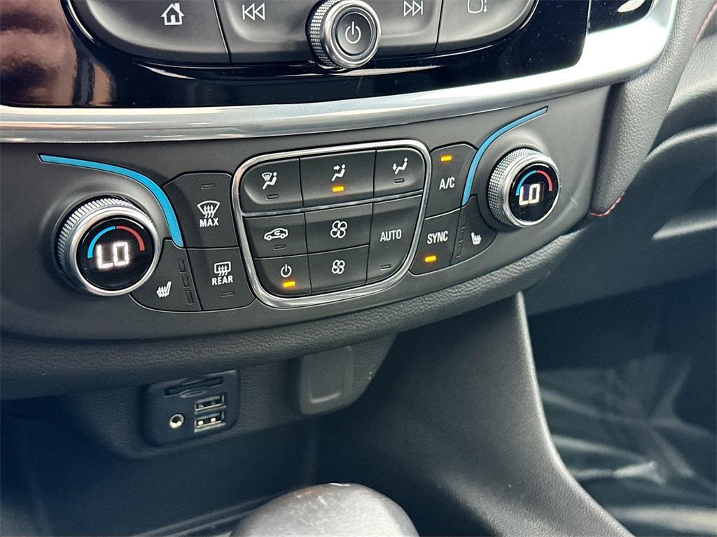 used 2022 Chevrolet Traverse car, priced at $30,800