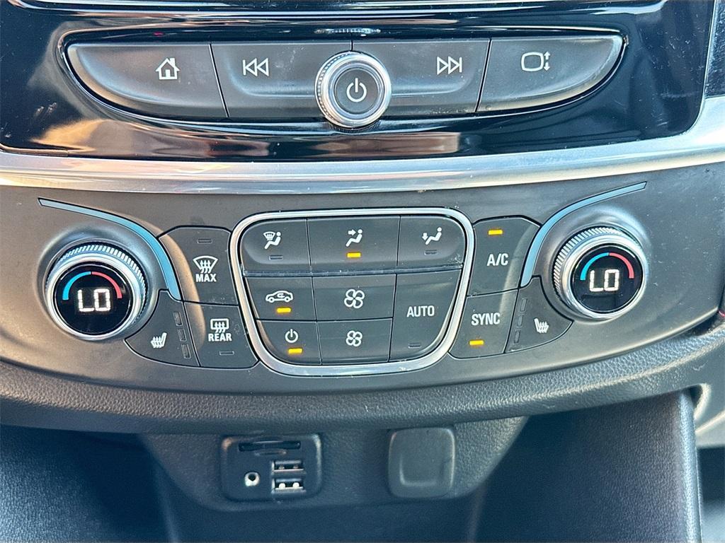 used 2022 Chevrolet Traverse car, priced at $28,700