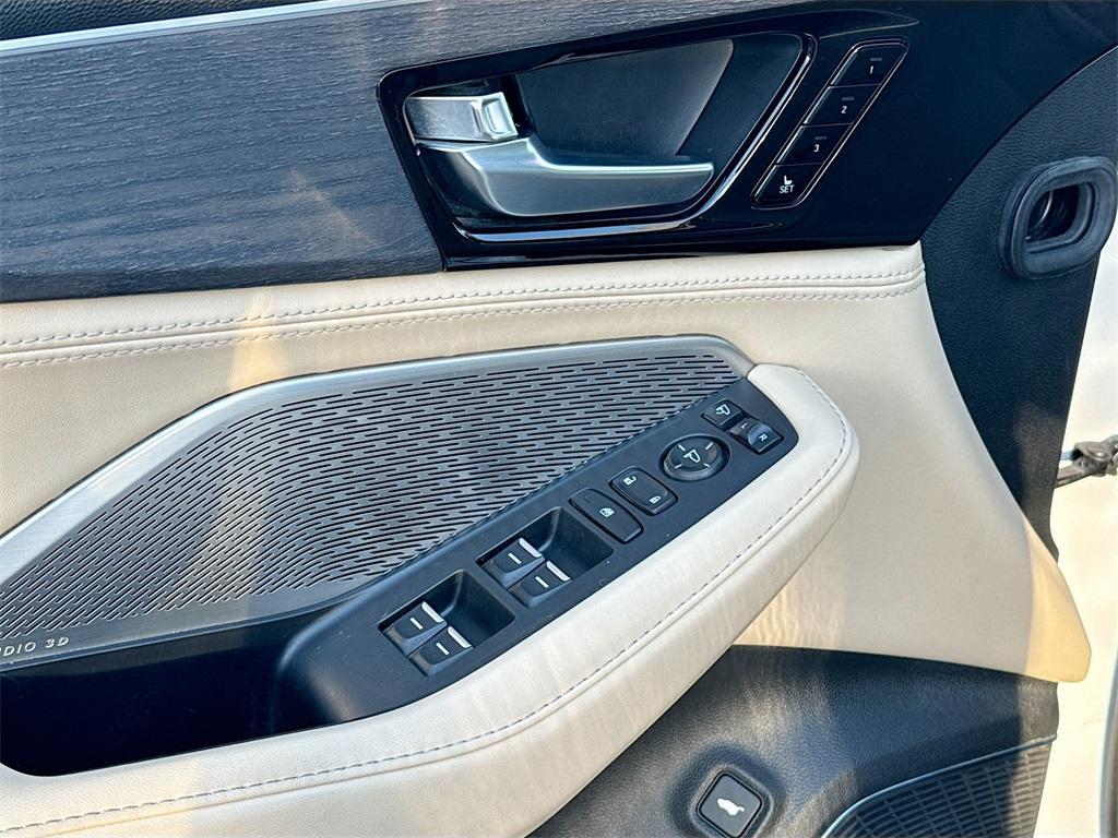 used 2023 Acura MDX car, priced at $41,300