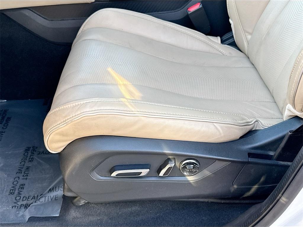 used 2023 Acura MDX car, priced at $41,300