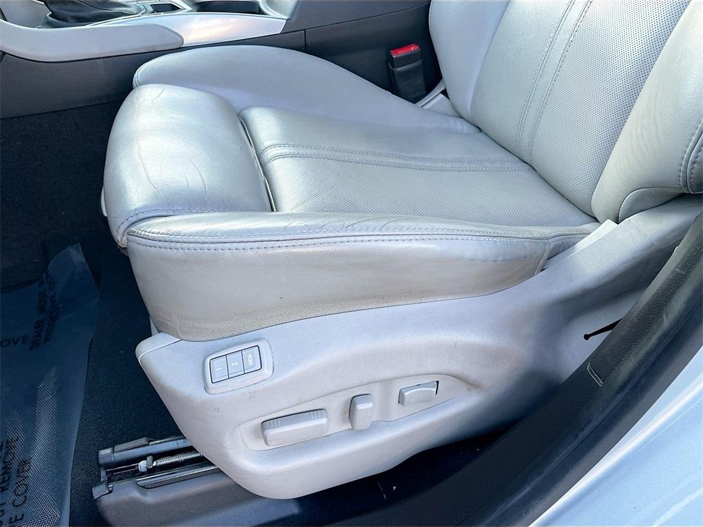 used 2016 Cadillac SRX car, priced at $11,300