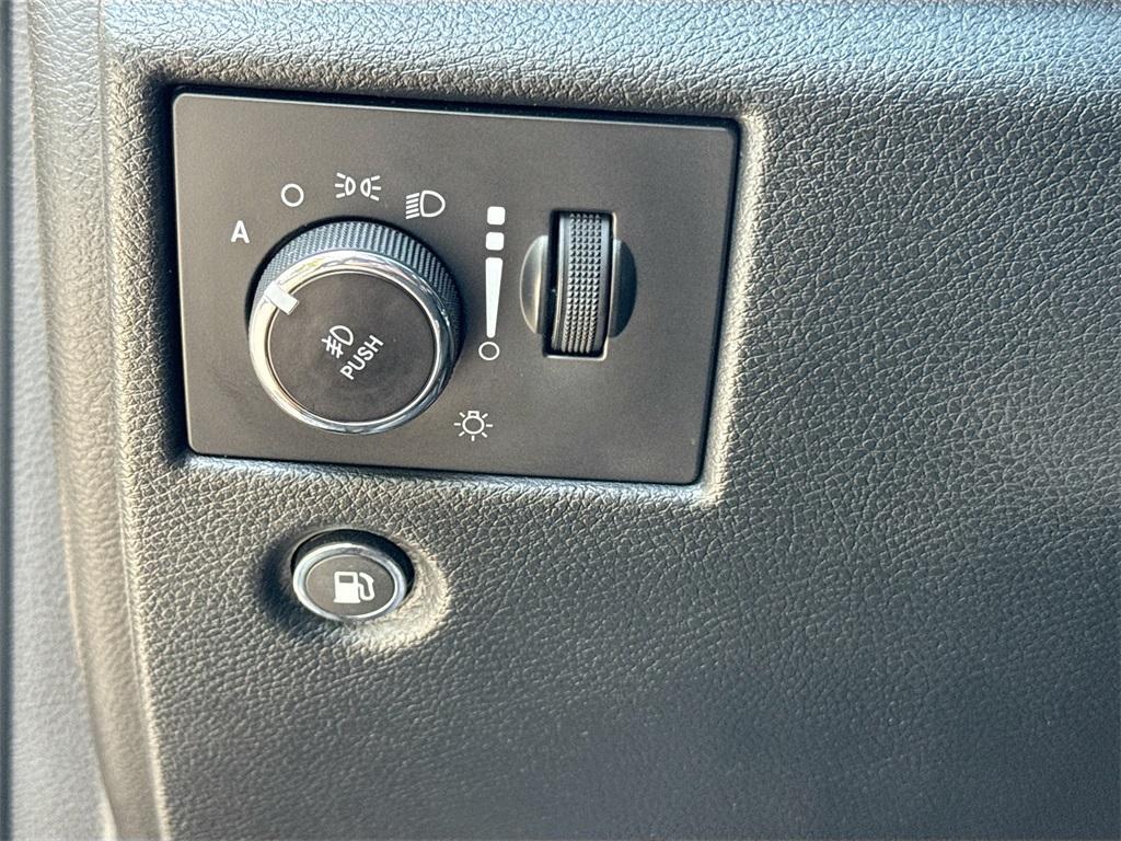 used 2022 Jeep Grand Cherokee WK car, priced at $23,600