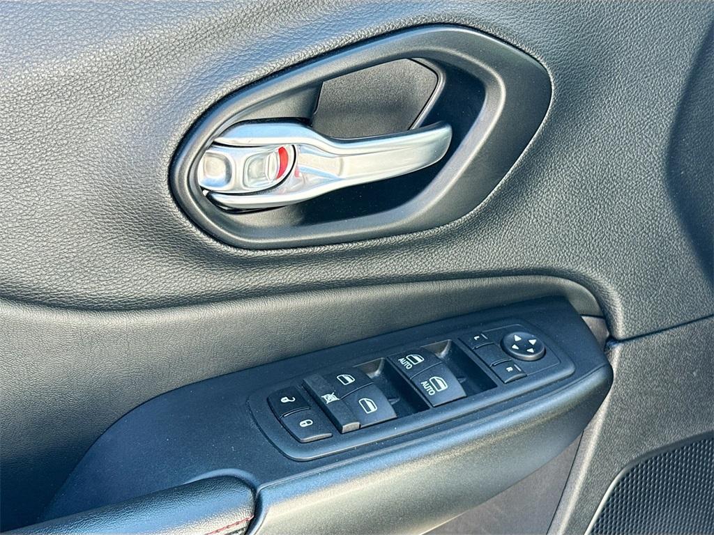 used 2021 Jeep Cherokee car, priced at $21,200