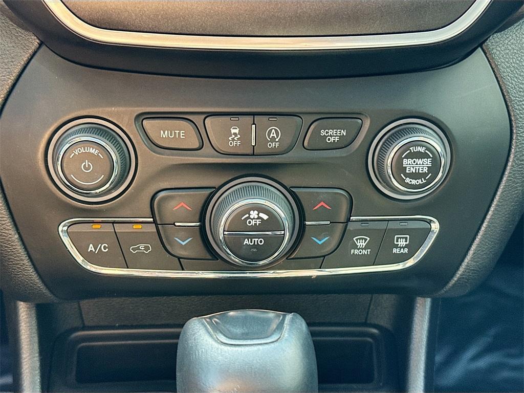 used 2021 Jeep Cherokee car, priced at $21,200
