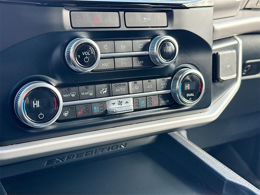used 2022 Ford Expedition car, priced at $39,500