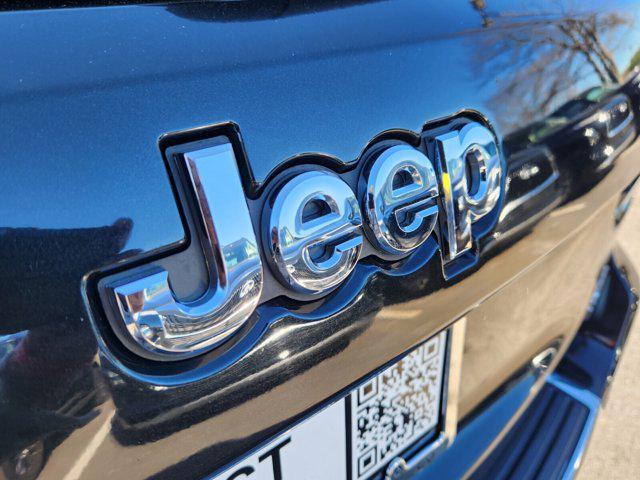 used 2015 Jeep Grand Cherokee car, priced at $12,686