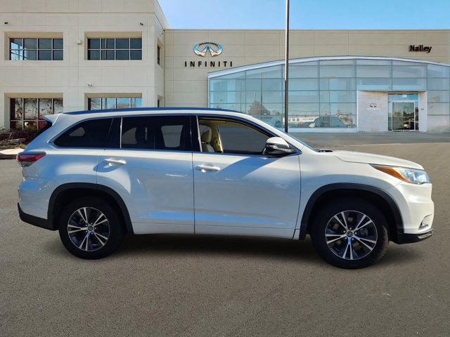 used 2016 Toyota Highlander car, priced at $19,495