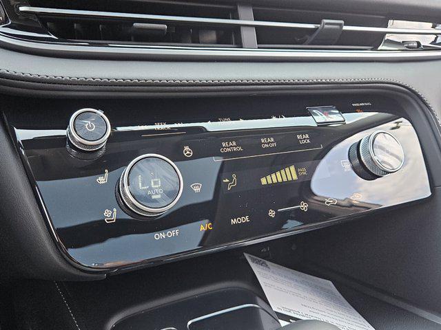 new 2025 INFINITI QX60 car, priced at $58,317